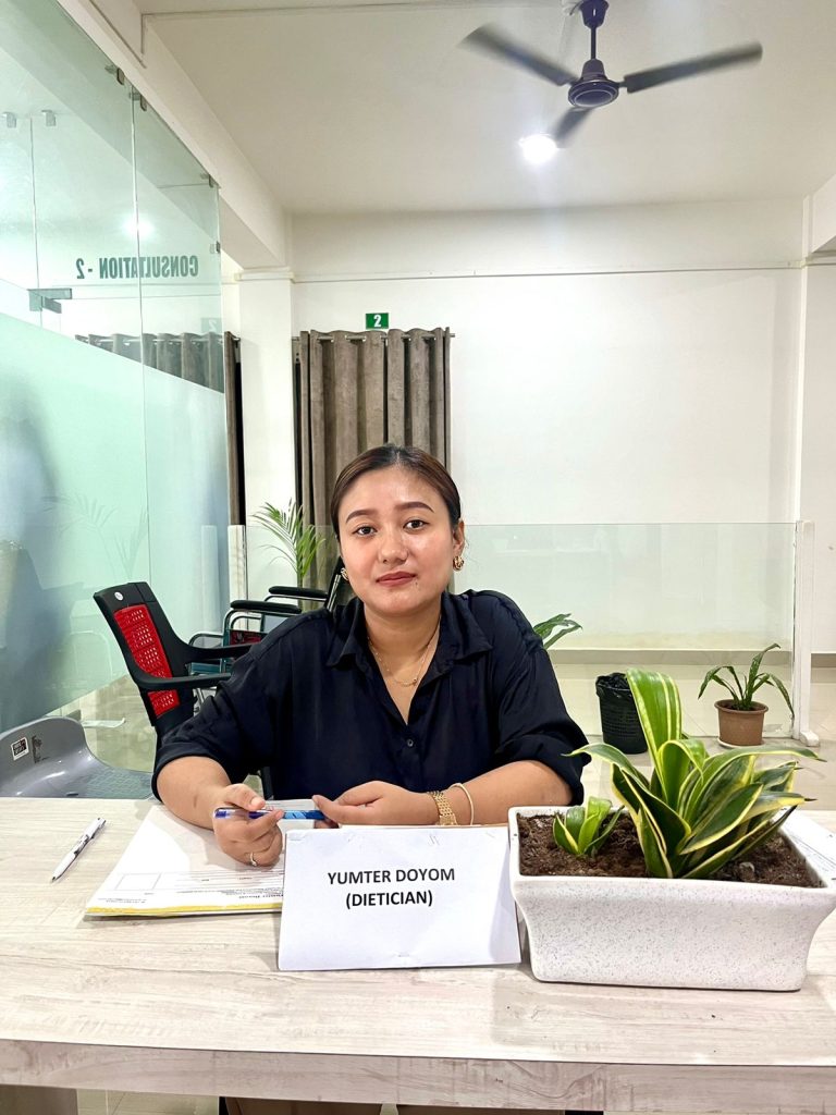 Dietician providing personalized nutrition consultation